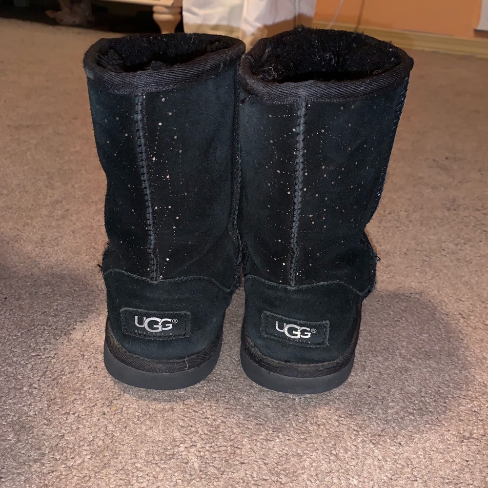 Sparkly black Ugg’s